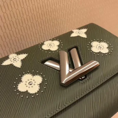 Сумка Louis Vuitton Twist MM M52159 Epi Leather Khaki "Green" фото № 8
