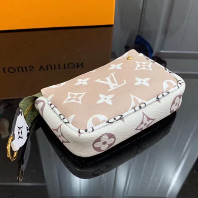 Монетница Louis Vuitton Micro Pochette Accessoires M67579 Monogram Coated Canvas White Khaki "Green" фото № 4