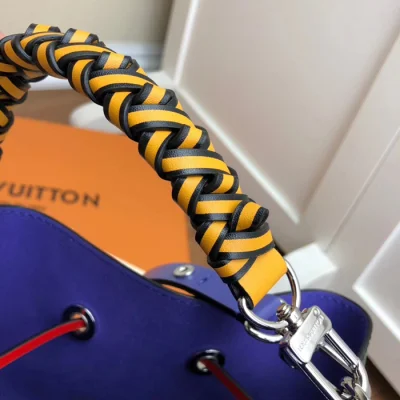 Сумка Louis Vuitton NeoNoe M53916 Epi Leather "Black" фото № 5