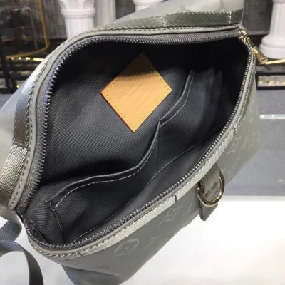 Сумка Louis Vuitton Messenger PM Bag Monogram Titanium Canvas Fall Winter 2018 Collection M43889 Grey "Brown" фото № 9