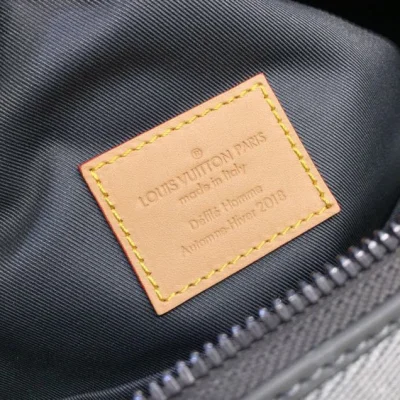 Сумка Louis Vuitton Messenger PM Bag Monogram Titanium Canvas Fall Winter 2018 Collection M43889 Grey "Brown" фото № 10