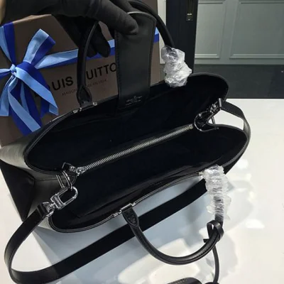 Сумка Louis Vuitton M51323 Kleber MM Tote Bag Epi Leather "Black" фото № 10 Сумка Louis Vuitton M51323 Kleber MM Tote Bag Epi Leather "Black" фото № 10