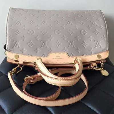 Сумка Louis Vuitton M90181 Brea MM Tote Bag Monogram Vernis "Beige" фото № 7