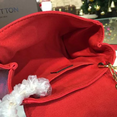 Сумка Louis Vuitton M94553 Saint-Germain BB Crossbody Bag Monogram Empreinte Leather "Red" фото № 10