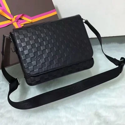 Сумка Louis Vuitton N41286 District PM Messenger Bag Damier Infini Leather "Black" фото № 2 Сумка Louis Vuitton N41286 District PM Messenger Bag Damier Infini Leather "Black" фото № 2