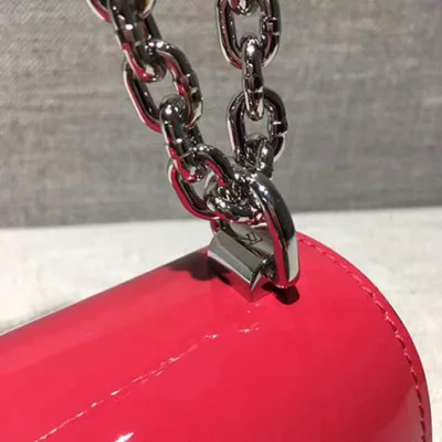 Сумка Louis Vuitton Twist PM M54241 Monogram Vernis "Pink" фото № 8 Сумка Louis Vuitton Twist PM M54241 Monogram Vernis "Pink" фото № 8