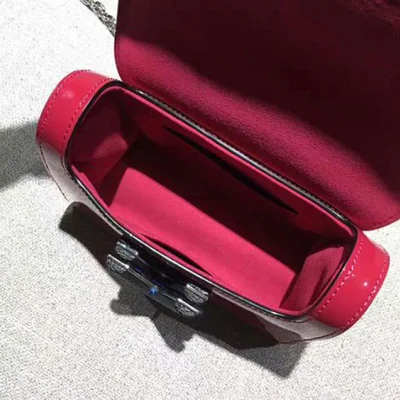 Сумка Louis Vuitton Twist PM M54241 Monogram Vernis "Pink" фото № 10 Сумка Louis Vuitton Twist PM M54241 Monogram Vernis "Pink" фото № 10