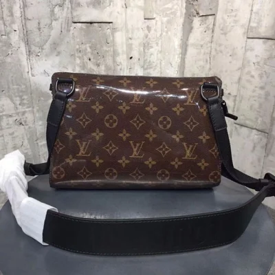 Сумка Louis Vuitton Monogram Glaze Messenger PM M43895 "Brown" фото № 5