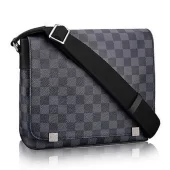 Сумка Louis Vuitton District PM Messenger Bag 26cm Damier Graphite Canvas Fall Winter 2018 Collection N41028 Noir "Graphite"