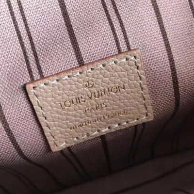 Сумка Louis Vuitton M43941 Pochette Metis Monogram Empreinte Leather Vison "Beige" фото № 10