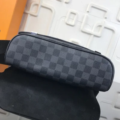 Сумка Louis Vuitton District PM Messenger N40040 Damier Graphite Canvas "Graphite" фото № 5