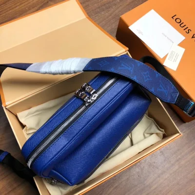 Сумка Louis Vuitton Outdoor Messenger M30242 Taiga Leather "Navy Blue" фото № 6