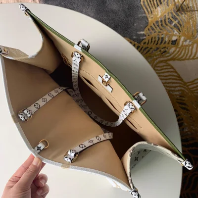 Сумка Louis Vuitton Onthego Tote Bag M44571 Monogram Coated Canvas Khaki Green "White" фото № 8