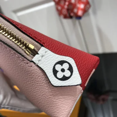 Косметичка Louis Vuitton Pochette Cosme XL M67694 Monogram Coated Canvas Pink "Red" фото № 8