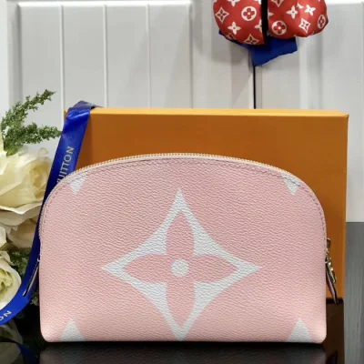 Косметичка Louis Vuitton Pochette Cosme XL M67694 Monogram Coated Canvas Pink "Red" фото № 4