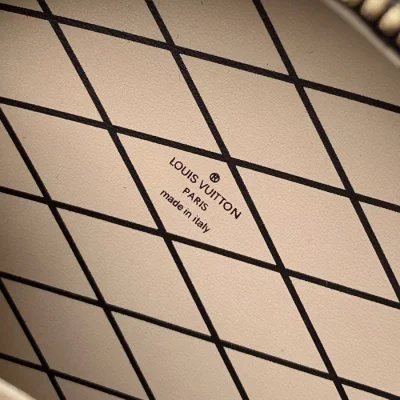 Сумка Louis Vuitton Mini Boite Chapeau M68276 Monogram Coated Canvas "Brown" фото № 10 Сумка Louis Vuitton Mini Boite Chapeau M68276 Monogram Coated Canvas "Brown" фото № 10