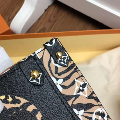 Сумка Louis Vuitton Onthego M44674 Monogram Coated Canvas Brown "Black" фото № 6