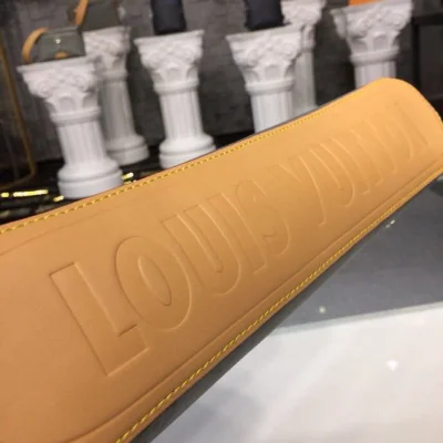 Клатч Louis Vuitton Pochette Cosmos Clutch Bag Monogram Titanium Canvas Fall Winter 2018 Collection M63240 Grey "Brown" фото № 7