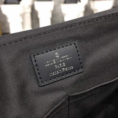 Сумка Louis Vuitton Messenger PM Explorer Bag 26cm Monogram Eclipse Canvas Fall Winter 2018 Collection M40565 Noir "Black" фото № 9