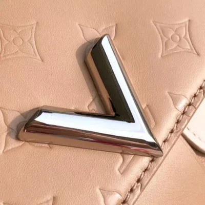 Сумка Louis Vuitton Very Chain Bag M44233 Sesame 2017 "Beige" фото № 8