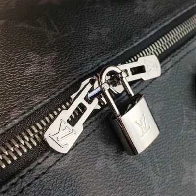 Сумка Louis Vuitton M40605 Keepall 55 Bandouliere Duffel Bag Monogram Eclipse Canvas "Black" фото № 6 Сумка Louis Vuitton M40605 Keepall 55 Bandouliere Duffel Bag Monogram Eclipse Canvas "Black" фото № 6