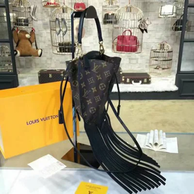 Сумка Louis Vuitton M43132 Fringed Noe Shoulder Bag Monogram Canvas "Brown" фото № 4