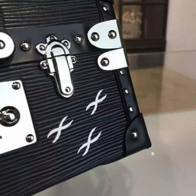 Сумка Louis Vuitton M5001N Petite Malle Crossbody Bag Epi Leather "Black" фото № 6