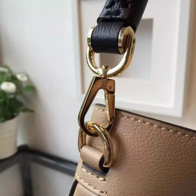 Сумка Louis Vuitton M50075 Bagatelle Hobo Bag Monogram Empreinte Leather "Beige" фото № 6