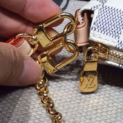 Сумка Louis Vuitton N55214 Eva Clutch Damier Azur Canvas "White" фото № 6 Сумка Louis Vuitton N55214 Eva Clutch Damier Azur Canvas "White" фото № 6