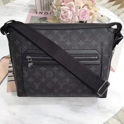 Сумка Louis Vuitton Monogram Eclipse Canvas Odyssey Messenger PM M44223 "Black" фото № 2