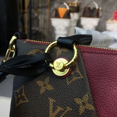 Сумка Louis Vuitton V Tote MM M43949 Monogram Canvas Bordeaux "Brown" фото № 7