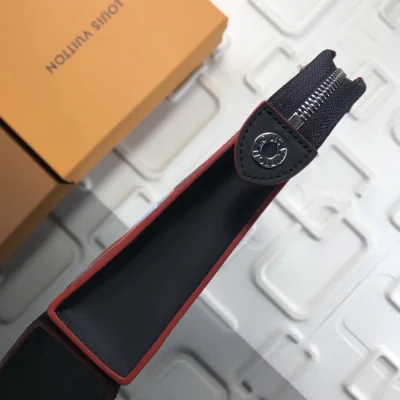 Клатч Louis Vuitton Pochette Voyage N60134 Damier Graphite Canvas "Graphite" фото № 3 Клатч Louis Vuitton Pochette Voyage N60134 Damier Graphite Canvas "Graphite" фото № 3