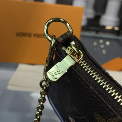 Сумка Louis Vuitton Mini Pochette Accessoires M67769 Monogram Canvas "Brown" фото № 6