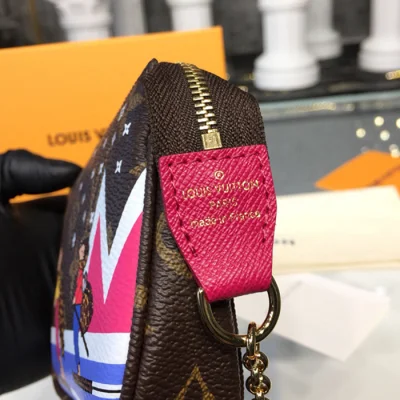 Сумка Louis Vuitton Mini Pochette Accessoires M67769 Monogram Canvas "Brown" фото № 7