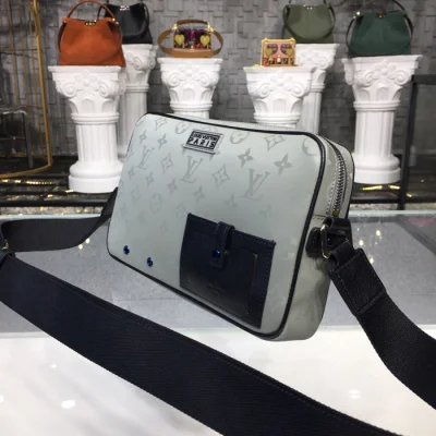 Сумка Louis Vuitton Alpha Messenger M44169 Monogram Canvas фото № 3 Сумка Louis Vuitton Alpha Messenger M44169 Monogram Canvas фото № 3