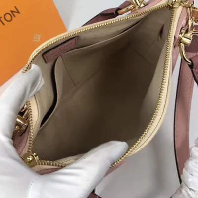 Сумка Louis Vuitton V Tote BB M44455 Monogram Empreinte Leather Rose Creme "Beige" фото № 9