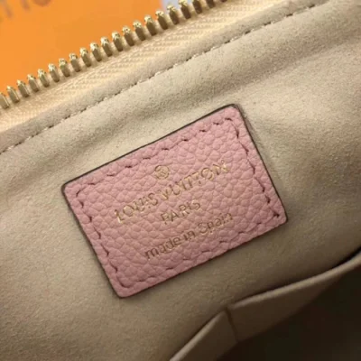 Сумка Louis Vuitton V Tote BB M44455 Monogram Empreinte Leather Rose Creme "Beige" фото № 10