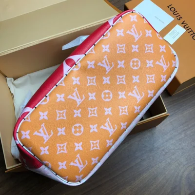 Сумка Louis Vuitton Neverfull MM M44567 Monogram Coated Canvas Pink "Red" фото № 4