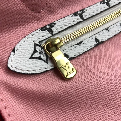 Сумка Louis Vuitton Neverfull MM M44567 Monogram Coated Canvas Pink "Red" фото № 9