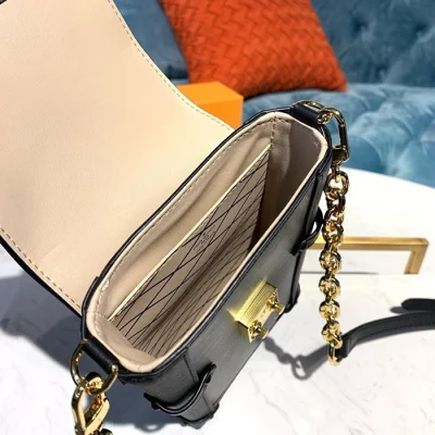 Сумка Louis Vuitton Pochette Trunk Verticale M67871 Epi Leather "Black" фото № 9