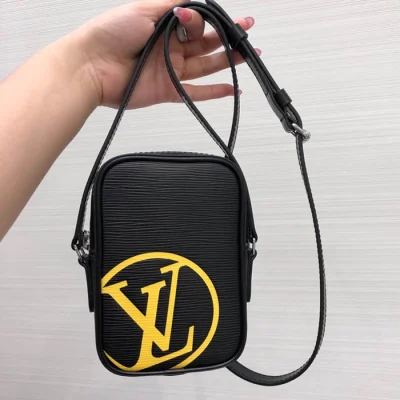 Сумка Louis Vuitton Danube PM M55120 Epi Leather "Black" фото № 2