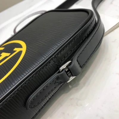 Сумка Louis Vuitton Danube PM M55120 Epi Leather "Black" фото № 7