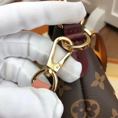 Сумка Louis Vuitton Beaubourg Hobo Mini M55090 Monogram Canvas "Brown" фото № 8 Сумка Louis Vuitton Beaubourg Hobo Mini M55090 Monogram Canvas "Brown" фото № 8