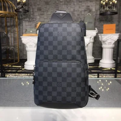 Сумка Louis Vuitton Avenue Sling Bag in Damier Graphite Canvas Fall Winter 2018 Collection N41719 Noir "Graphite" фото № 2