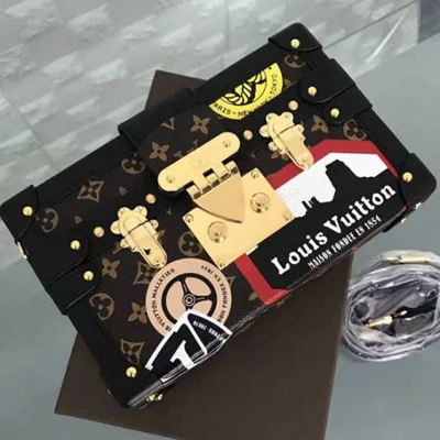 Сумка Louis Vuitton M43229 Petite Malle World Tour Crossbody Bag Monogram Canvas "Brown" фото № 2