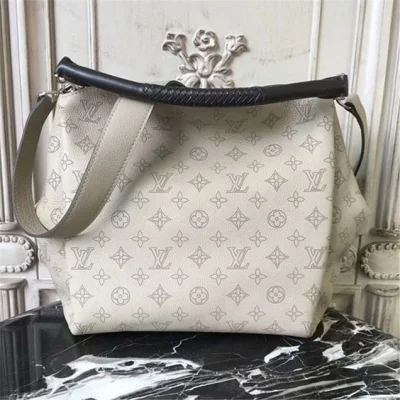 Сумка Louis Vuitton M50032 Babylone PM Hobo Bag Mahina Leather "Beige" фото № 4