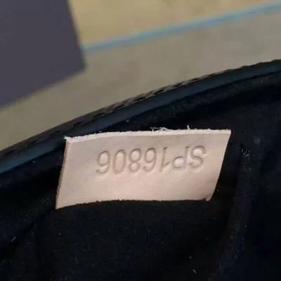 Сумка Louis Vuitton M50282 Twist MM Shoulder Bag Epi Leather "Black" фото № 10