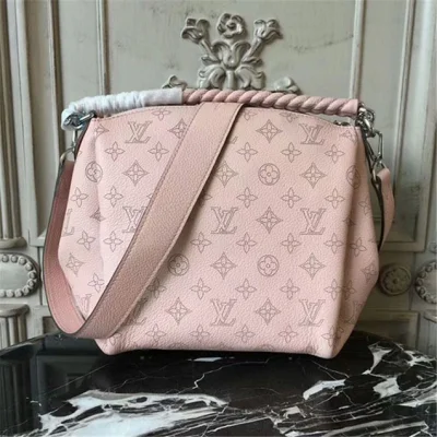 Сумка Louis Vuitton M51219 Babylone Chain BB Hobo Bag Mahina Leather "Pink" фото № 4 Сумка Louis Vuitton M51219 Babylone Chain BB Hobo Bag Mahina Leather "Pink" фото № 4