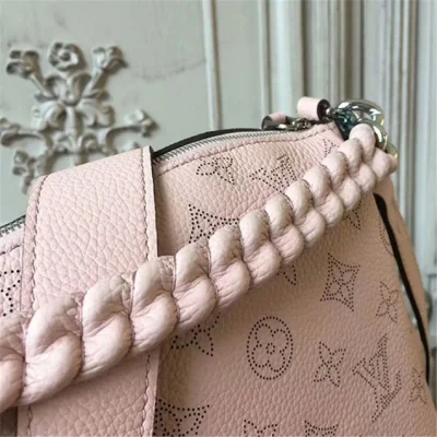 Сумка Louis Vuitton M51219 Babylone Chain BB Hobo Bag Mahina Leather "Pink" фото № 6 Сумка Louis Vuitton M51219 Babylone Chain BB Hobo Bag Mahina Leather "Pink" фото № 6