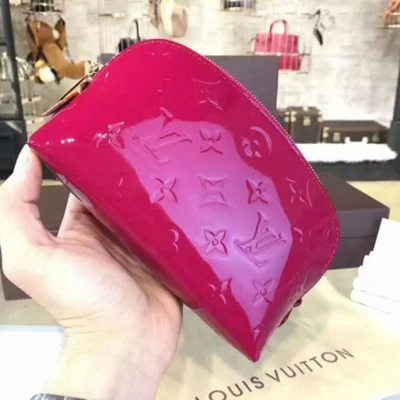 Косметичка Louis Vuitton M90009 Cosmetic Pouch Monogram Vernis "Pink" фото № 3